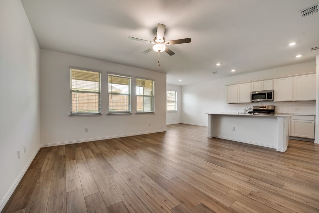 204 Coconut Drive Azle TX 76020