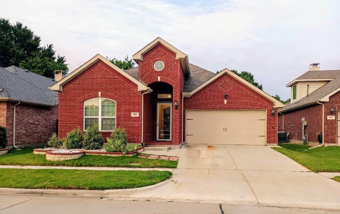 923 Bainbridge Lane Garland TX 75040