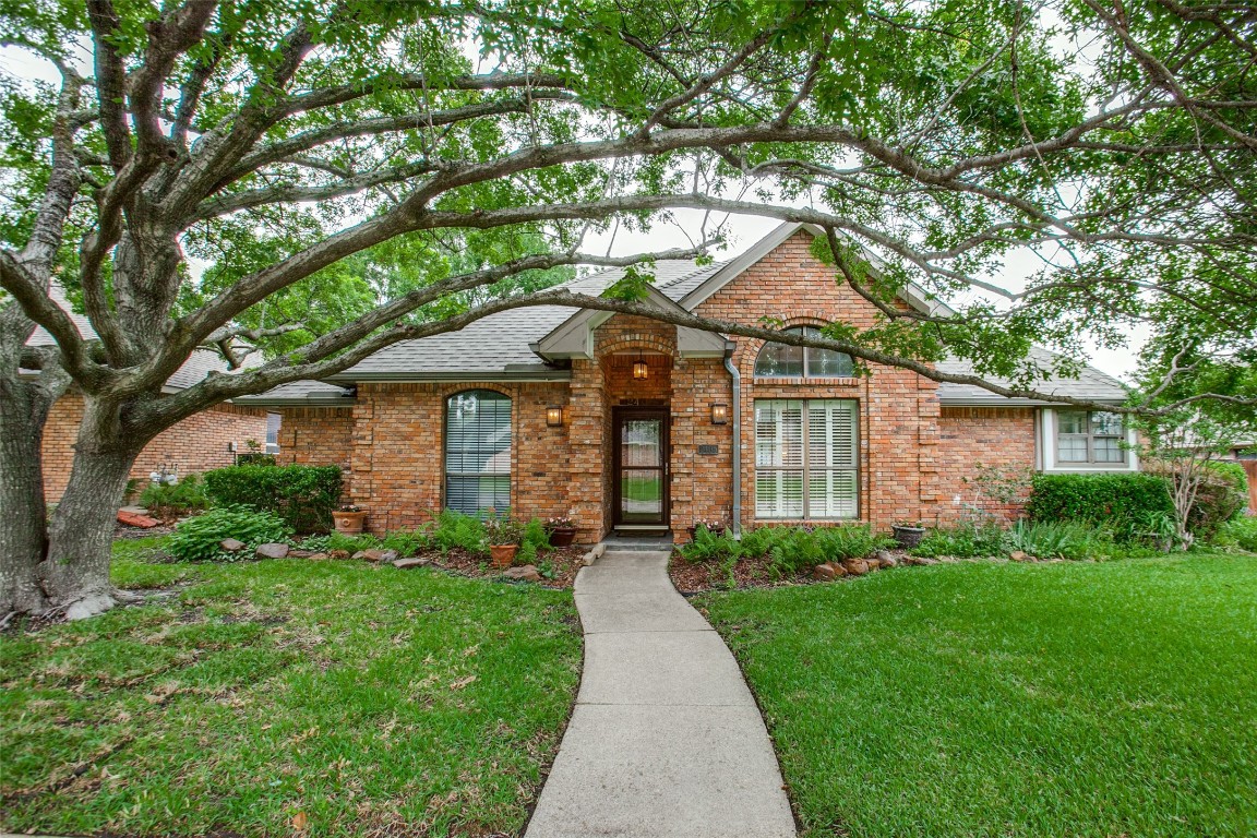 2405 Lone Oak Trail Garland TX 75044