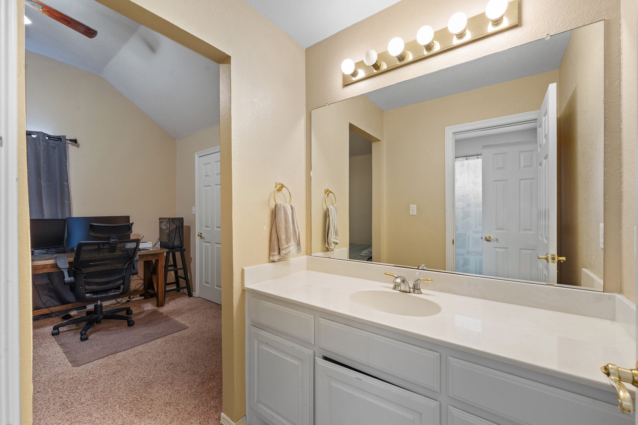 3004 Glenwood Drive Joshua TX 76058