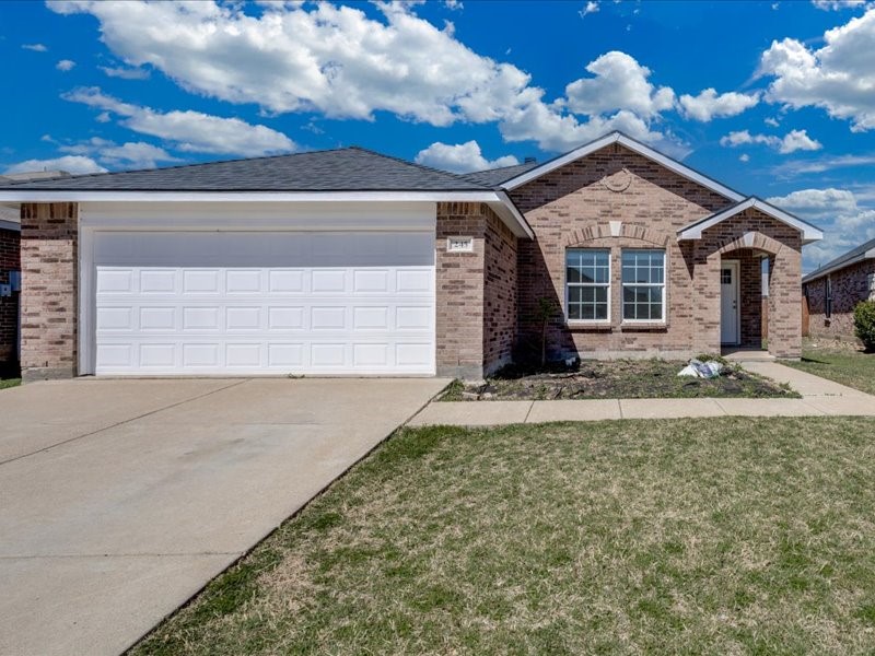 245 Silver Lake Trail Fort Worth TX 76140
