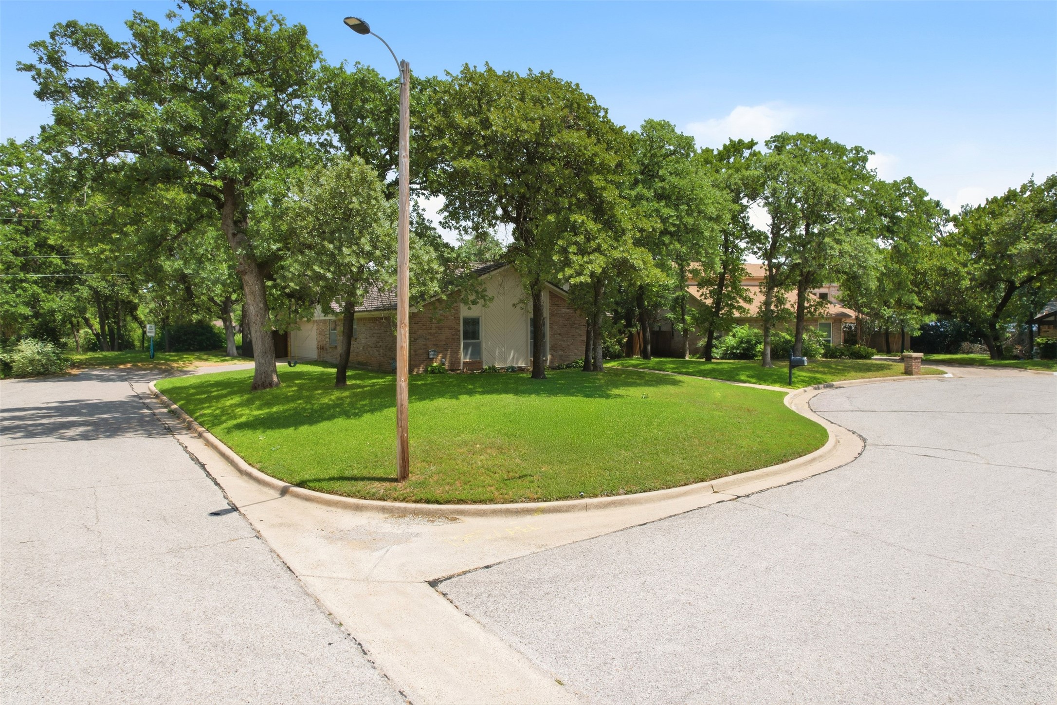 5800 Thoreau Lane Arlington TX 76016