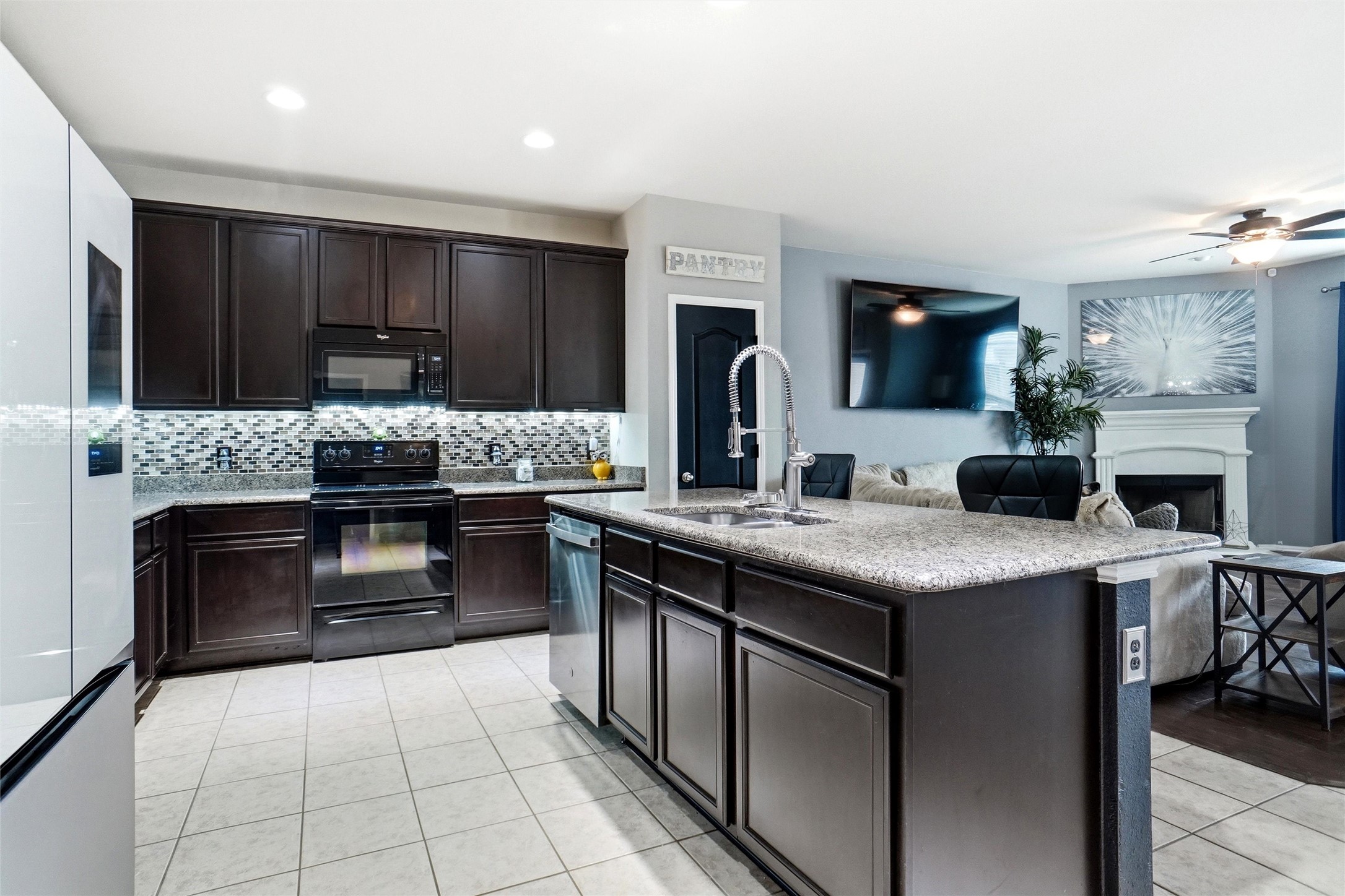1625 Kawati Way Krum TX 76249
