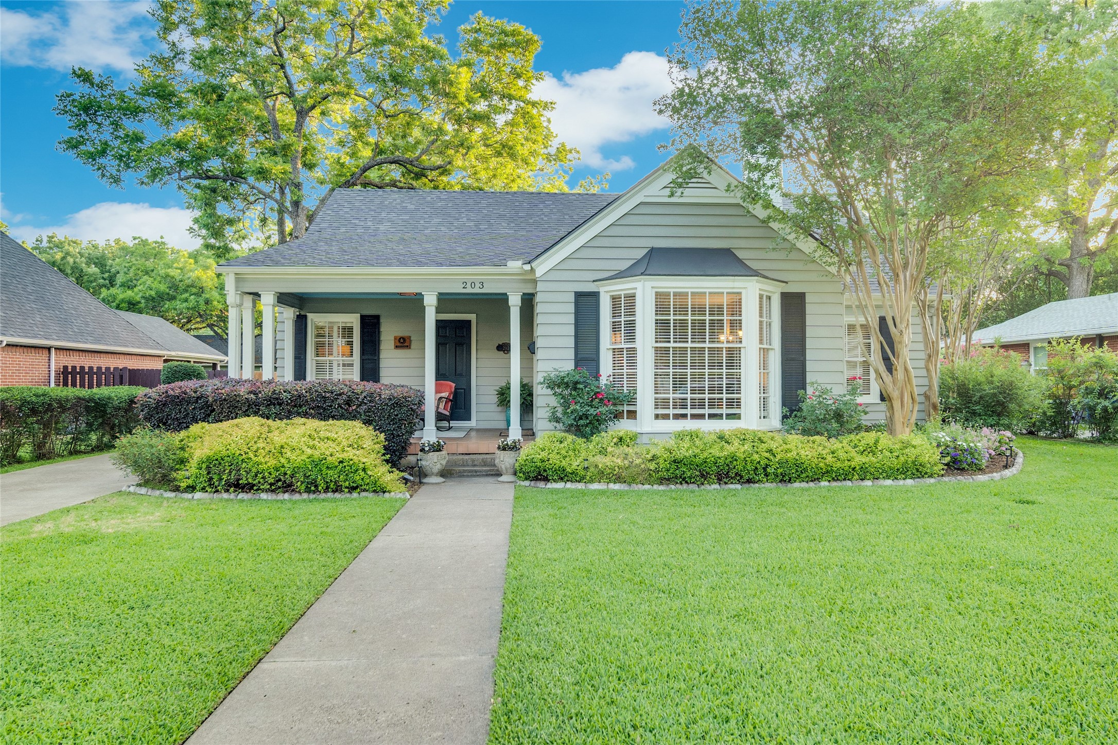 203 N Clay Street Ennis TX 75119