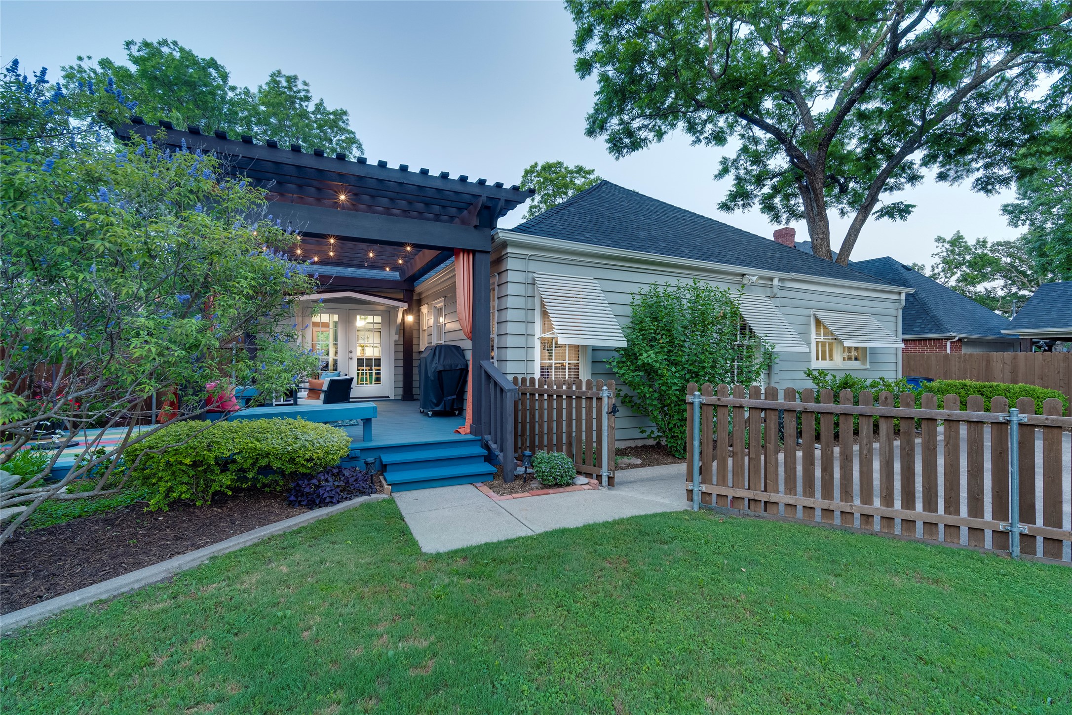 203 N Clay Street Ennis TX 75119