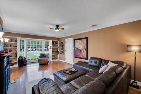 203 N Clay Street Ennis TX 75119