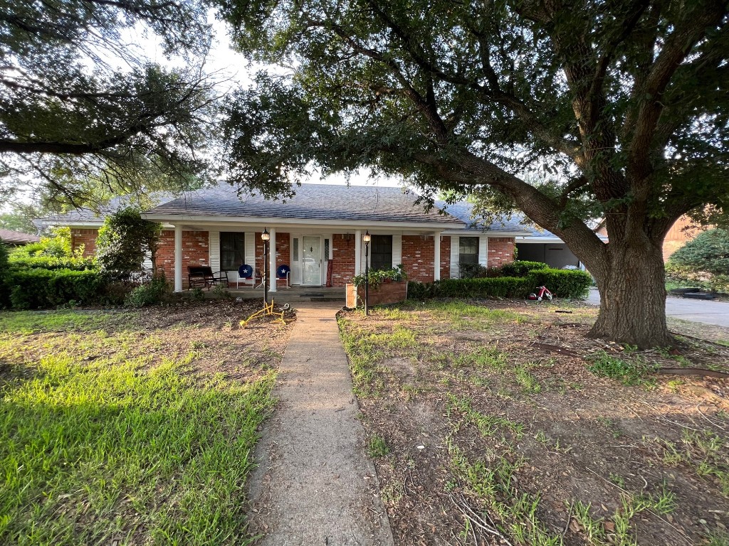 1104 La Villeta Street Mexia TX 76667