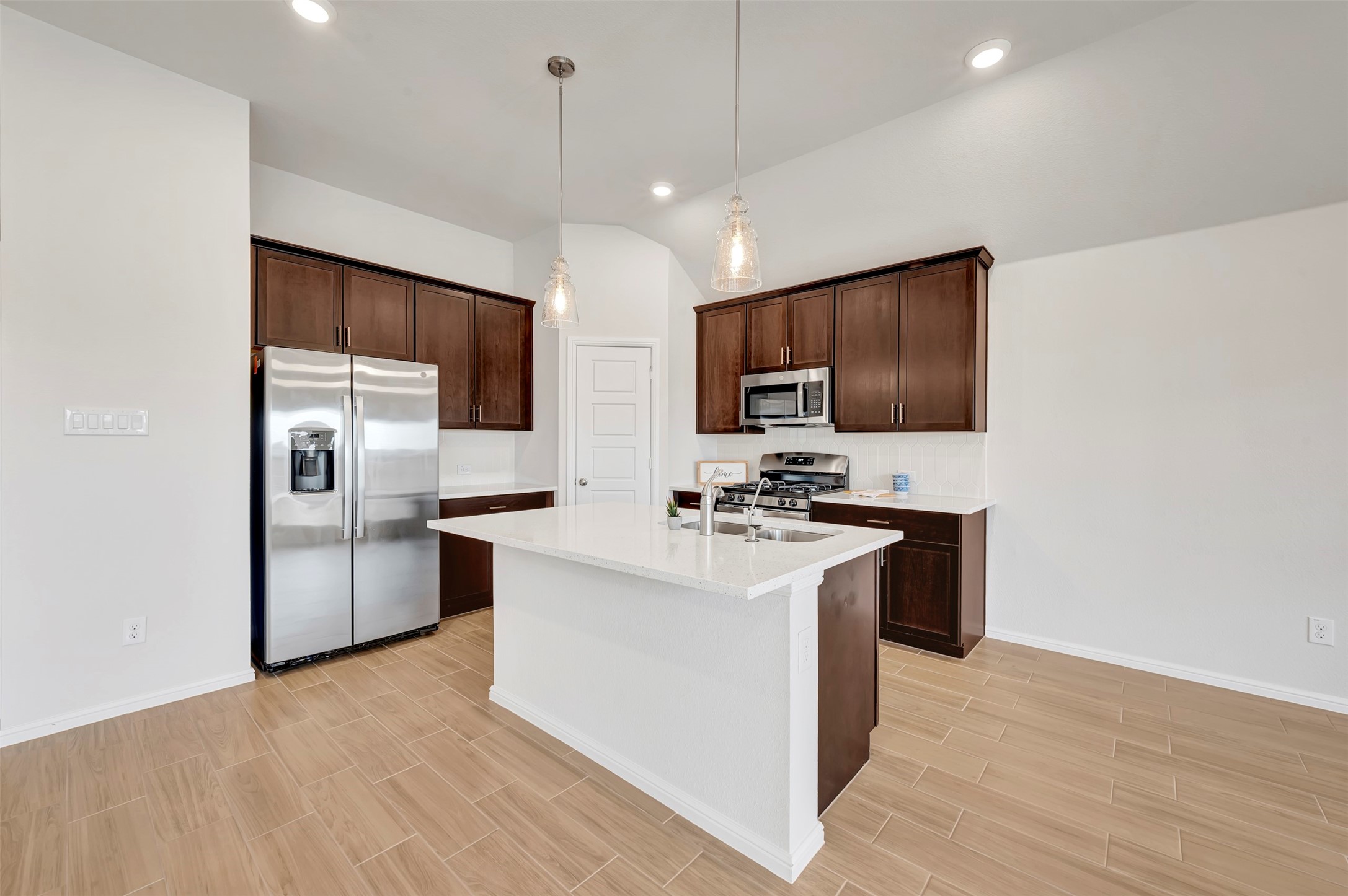 113 Rockwood Lane Justin TX 76247