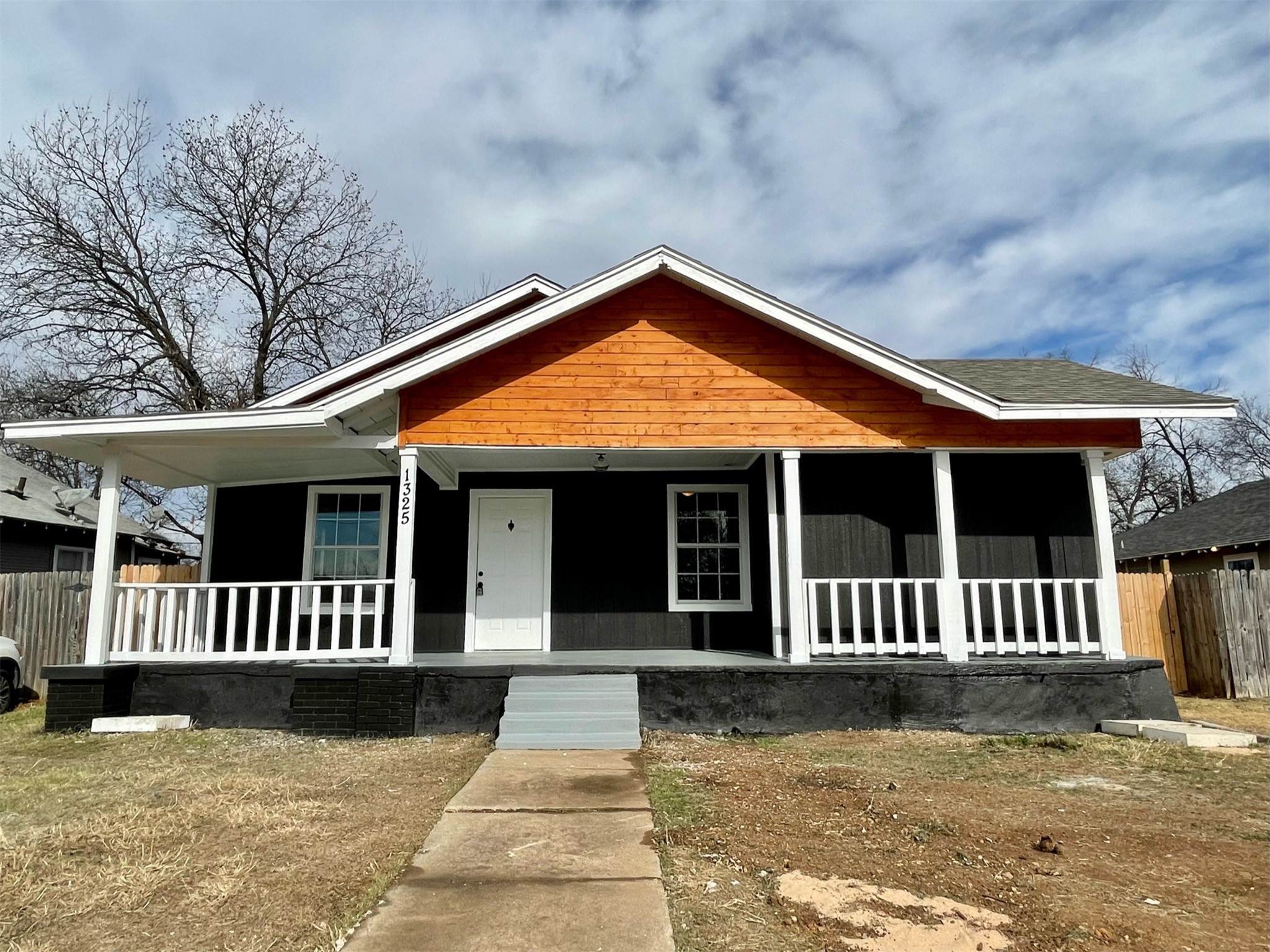 1325 E Richmond Avenue Fort Worth TX 76104