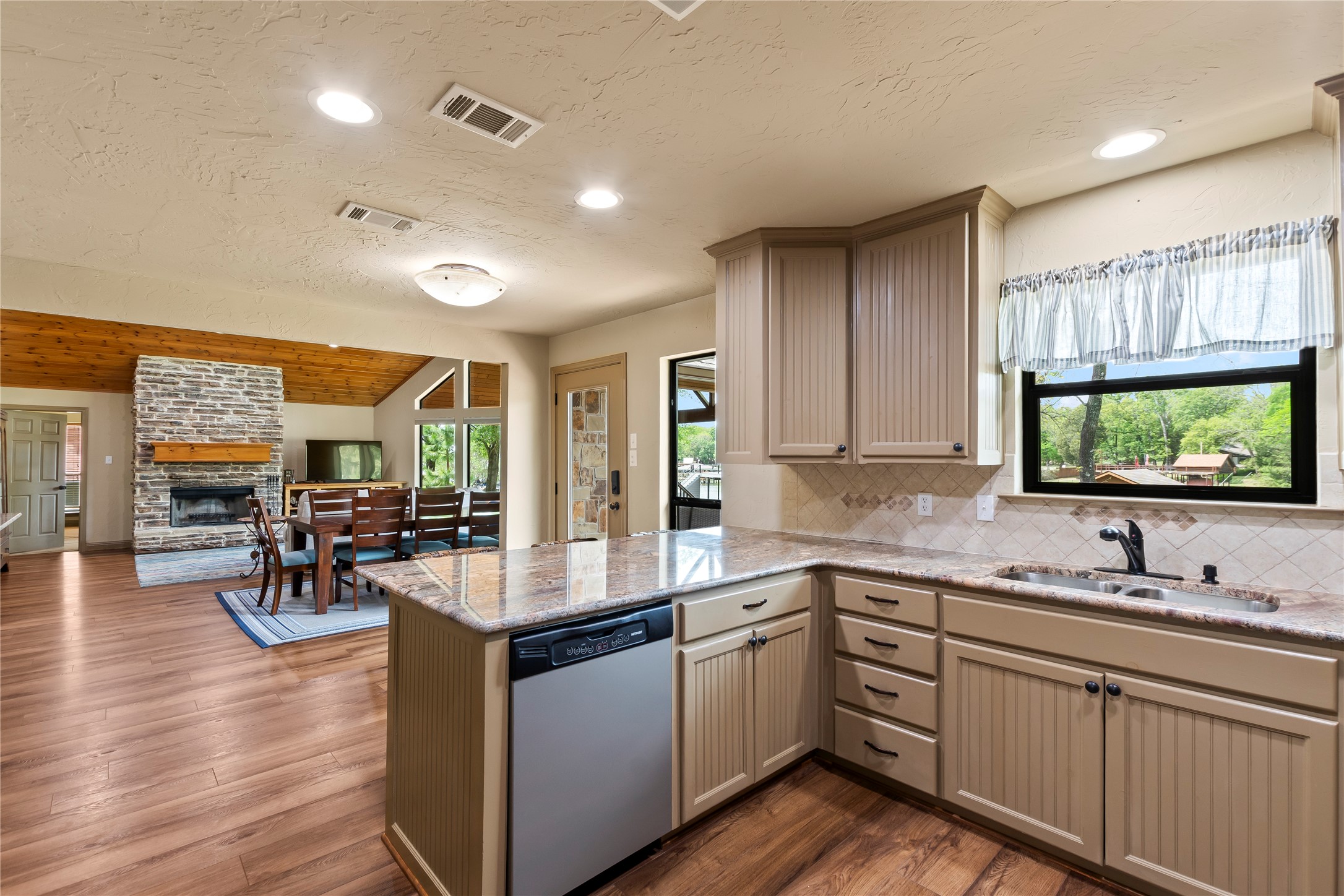 122 Lake Terrace Drive Mabank TX 75156