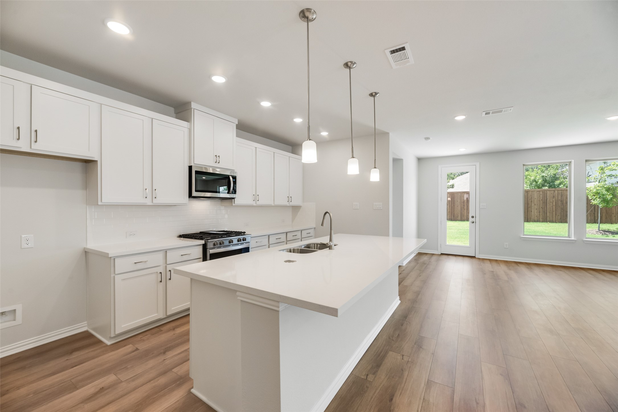 1017 Canoe Way Crowley TX 76036