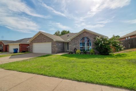 1112 E Park Lindale TX 75771