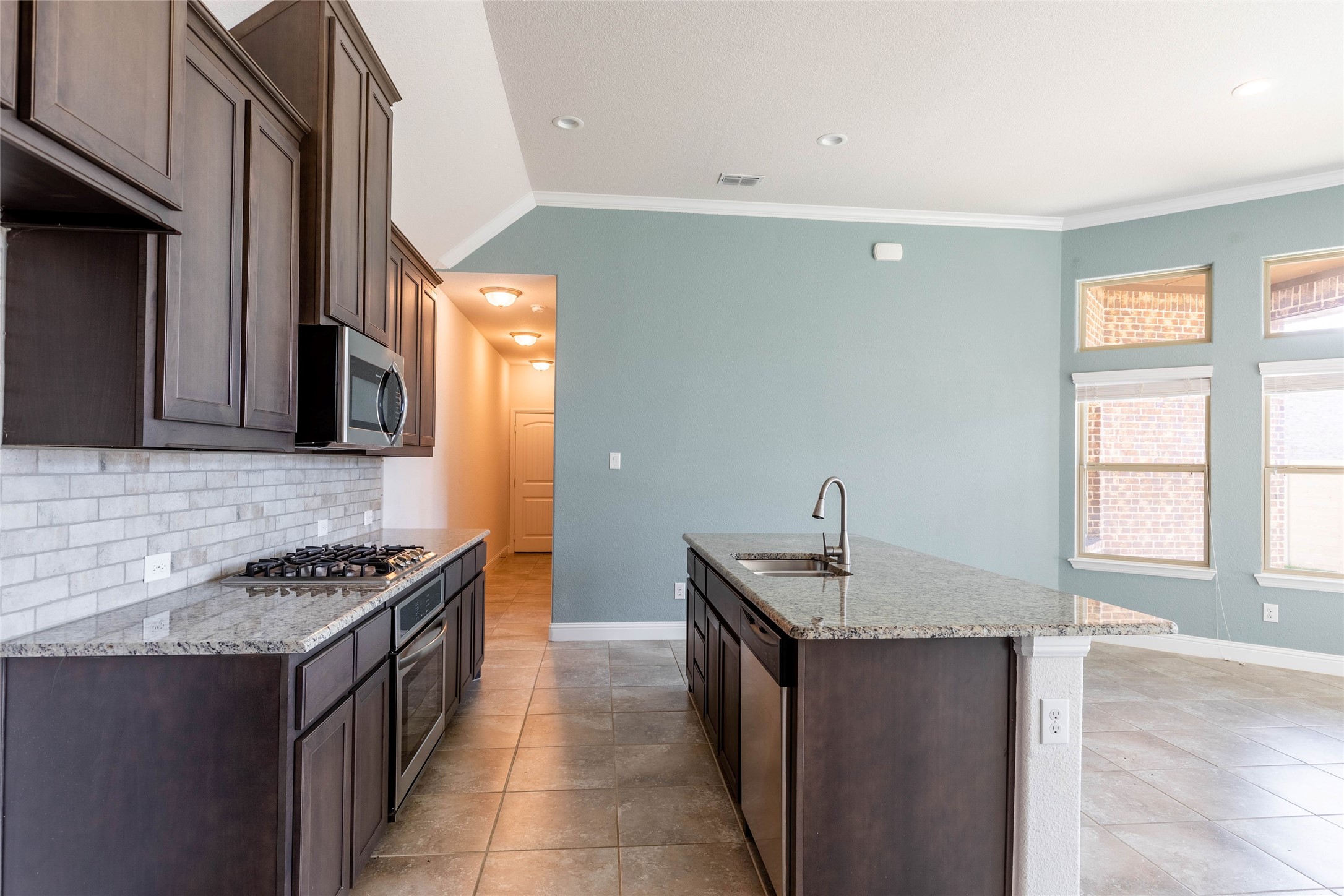 824 Parkside Drive Argyle TX 76226
