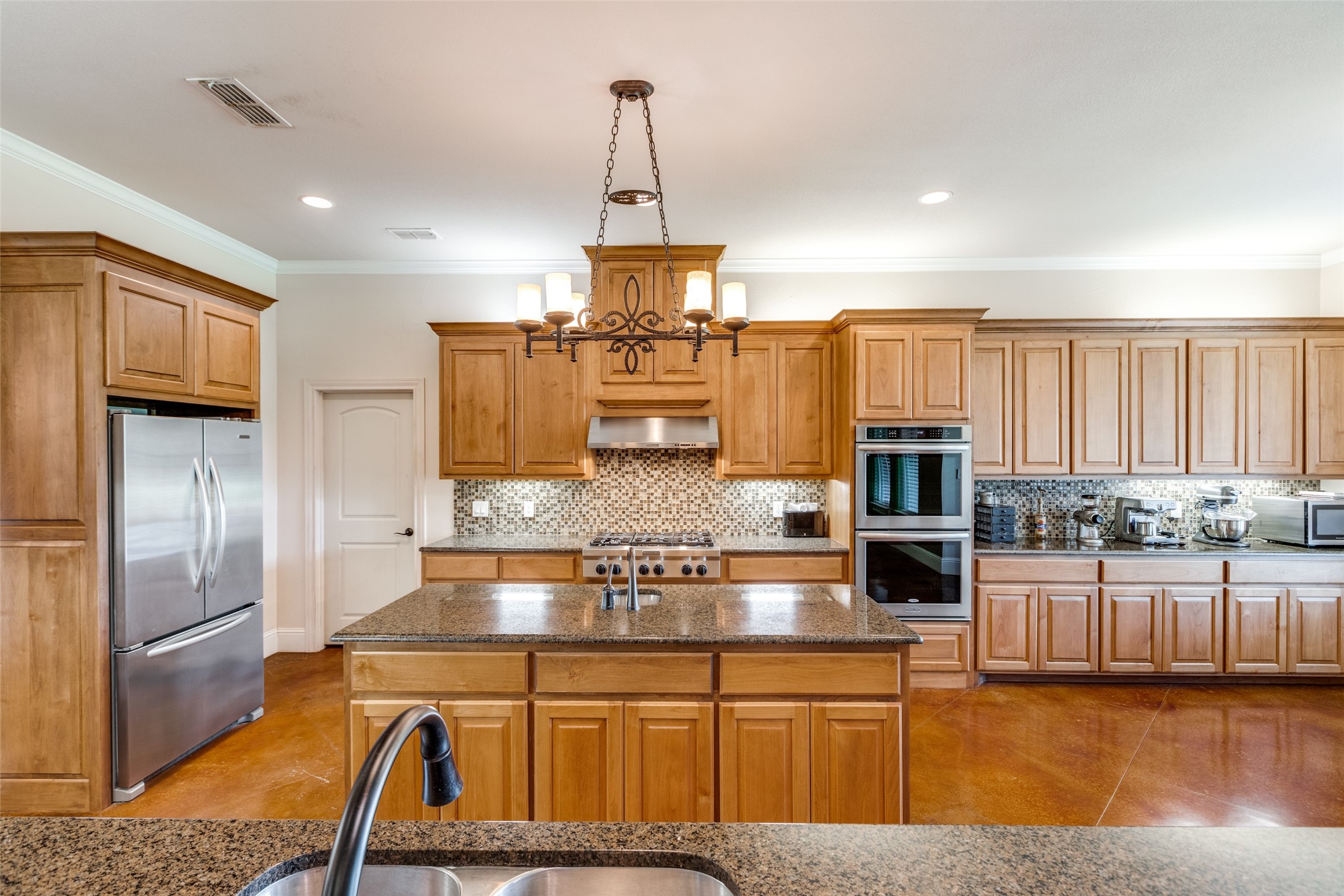 643 County Road 2255 Telephone TX 75488