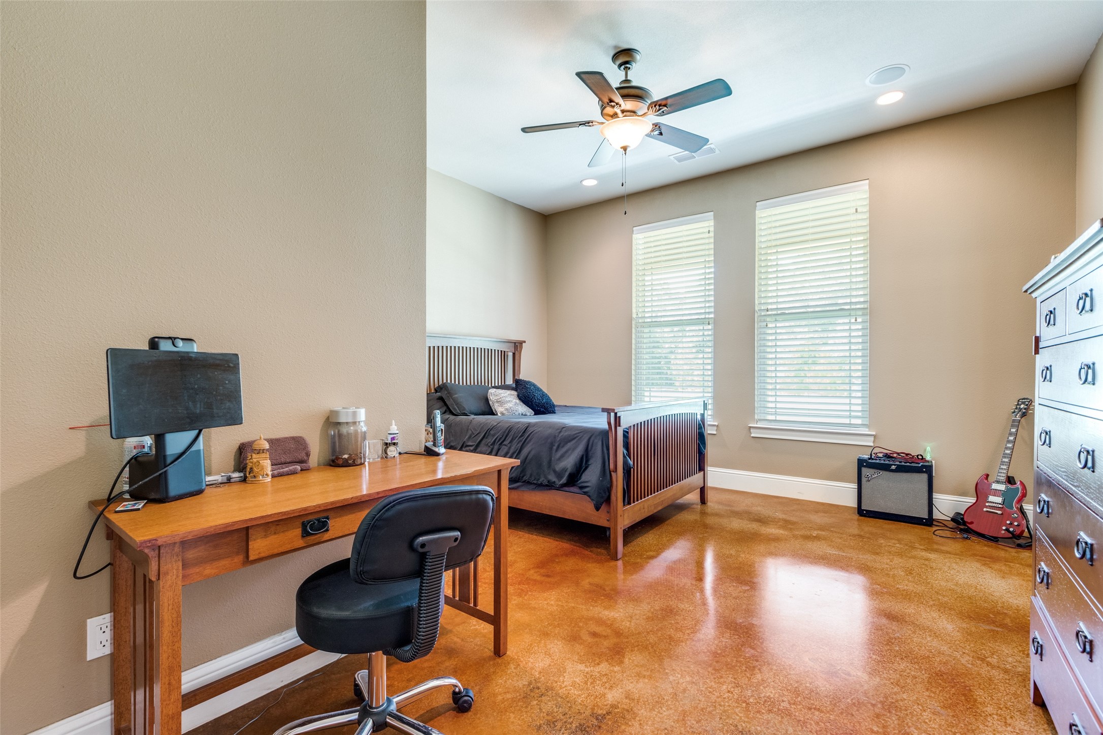 643 County Road 2255 Telephone TX 75488