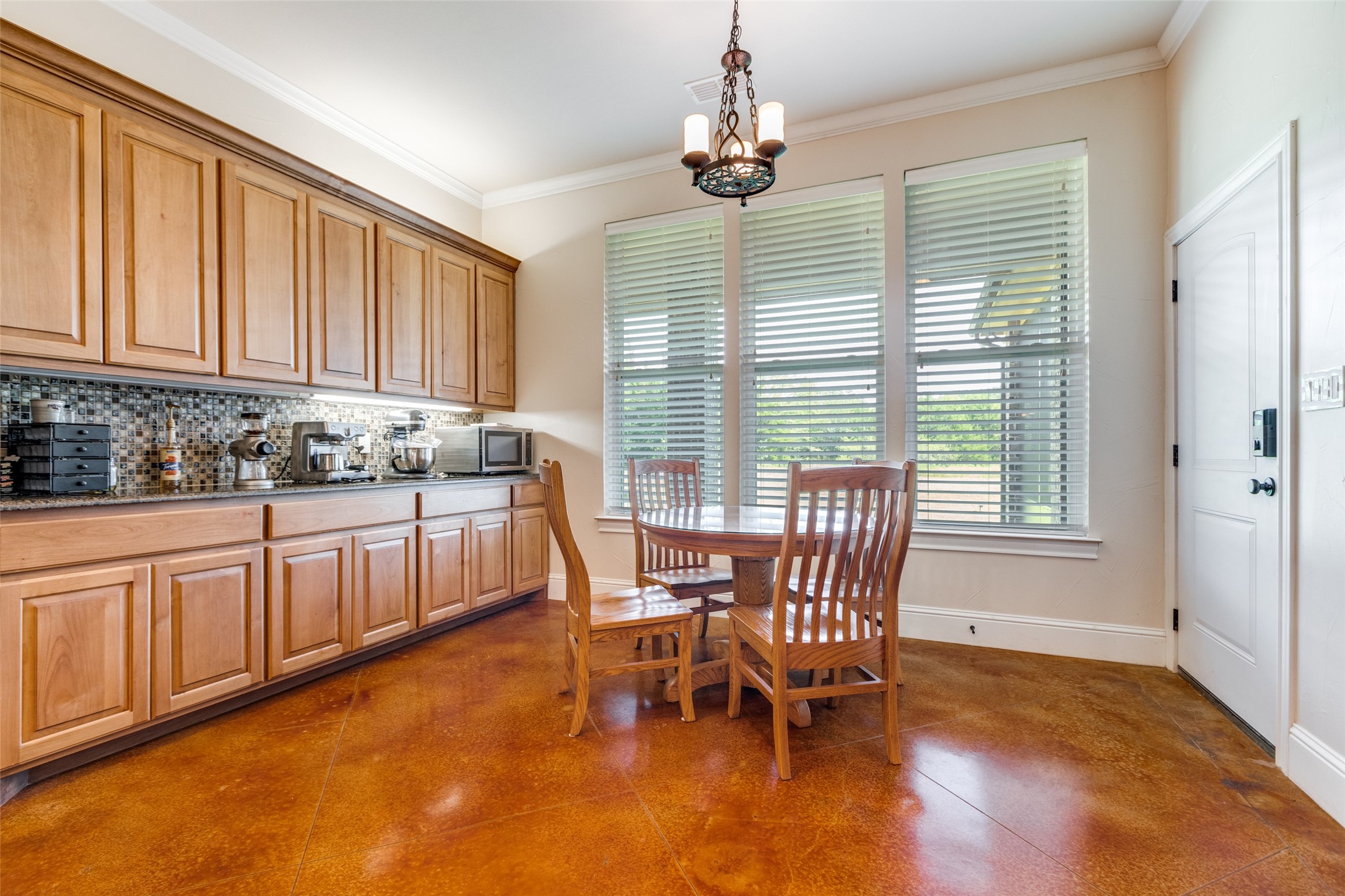 643 County Road 2255 Telephone TX 75488