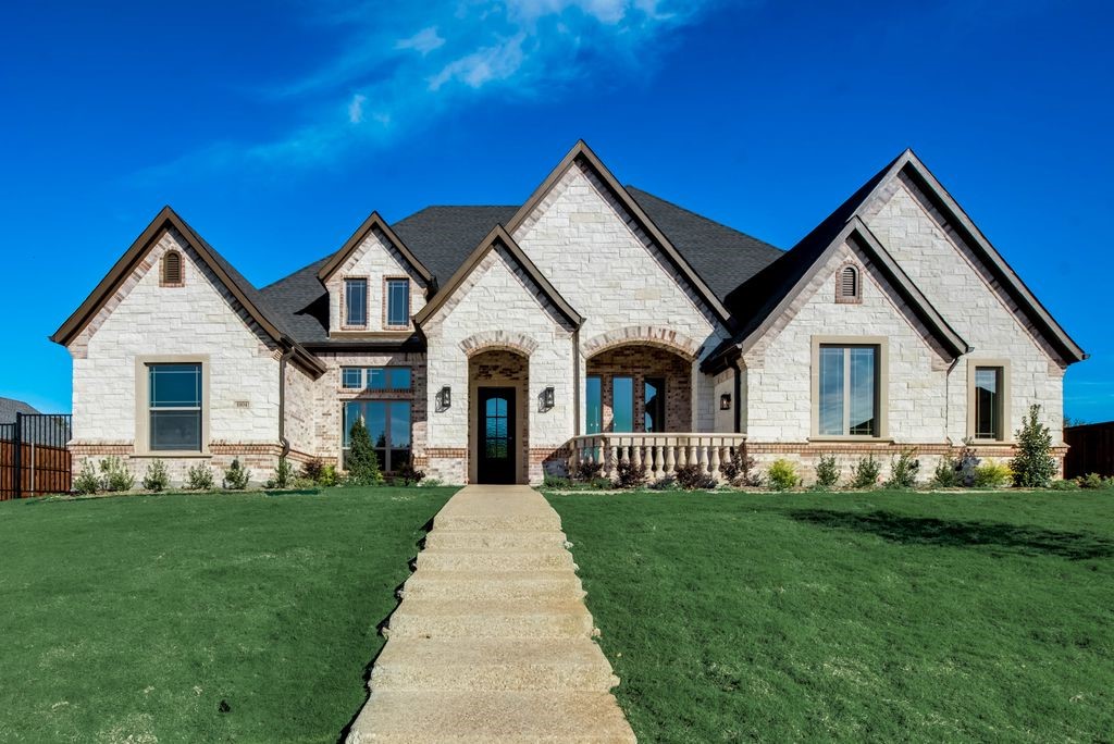 1104 Stone Ridge Lane Desoto TX 75115