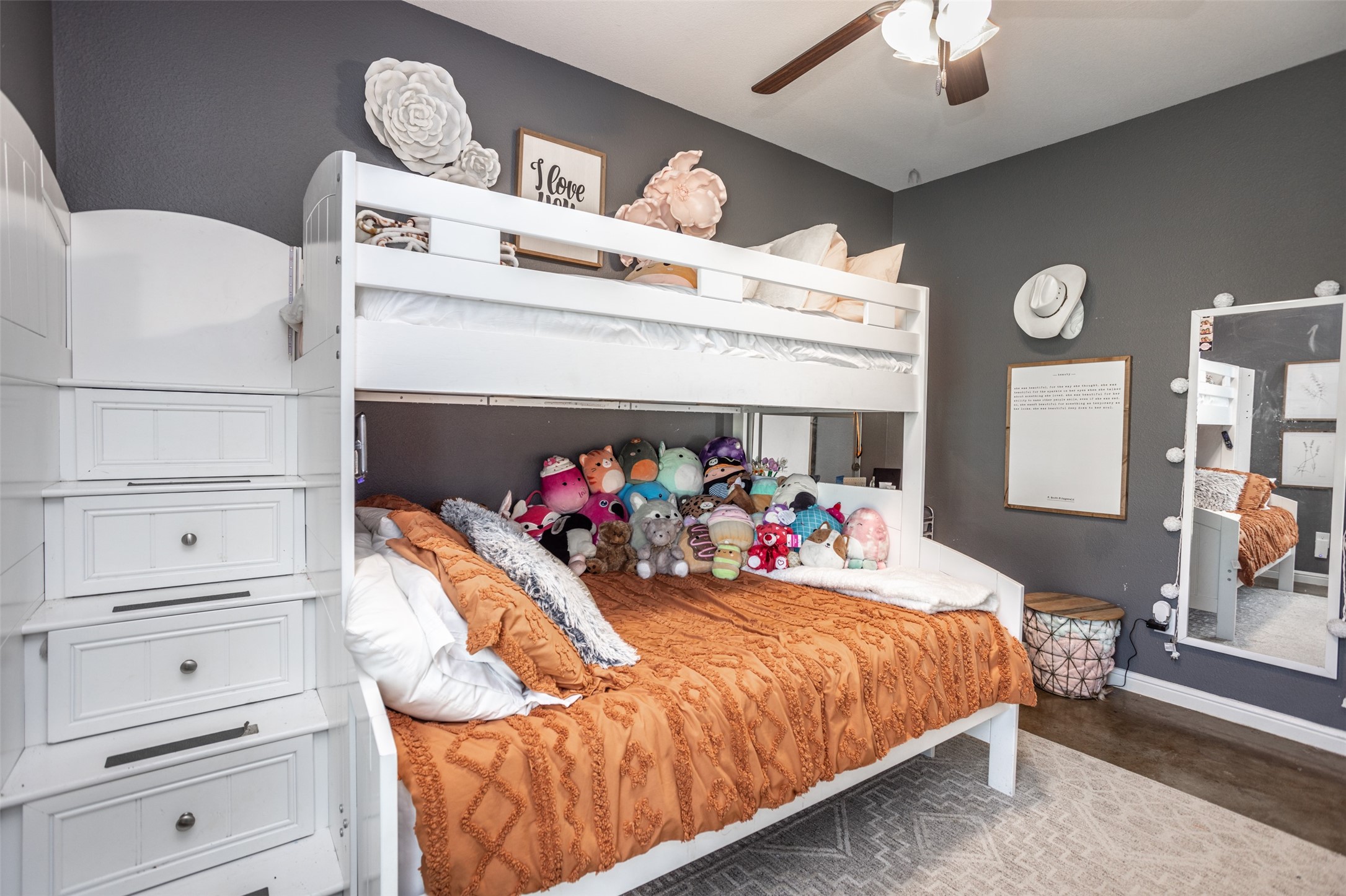 1091 County Road 348 Valley View TX 76272