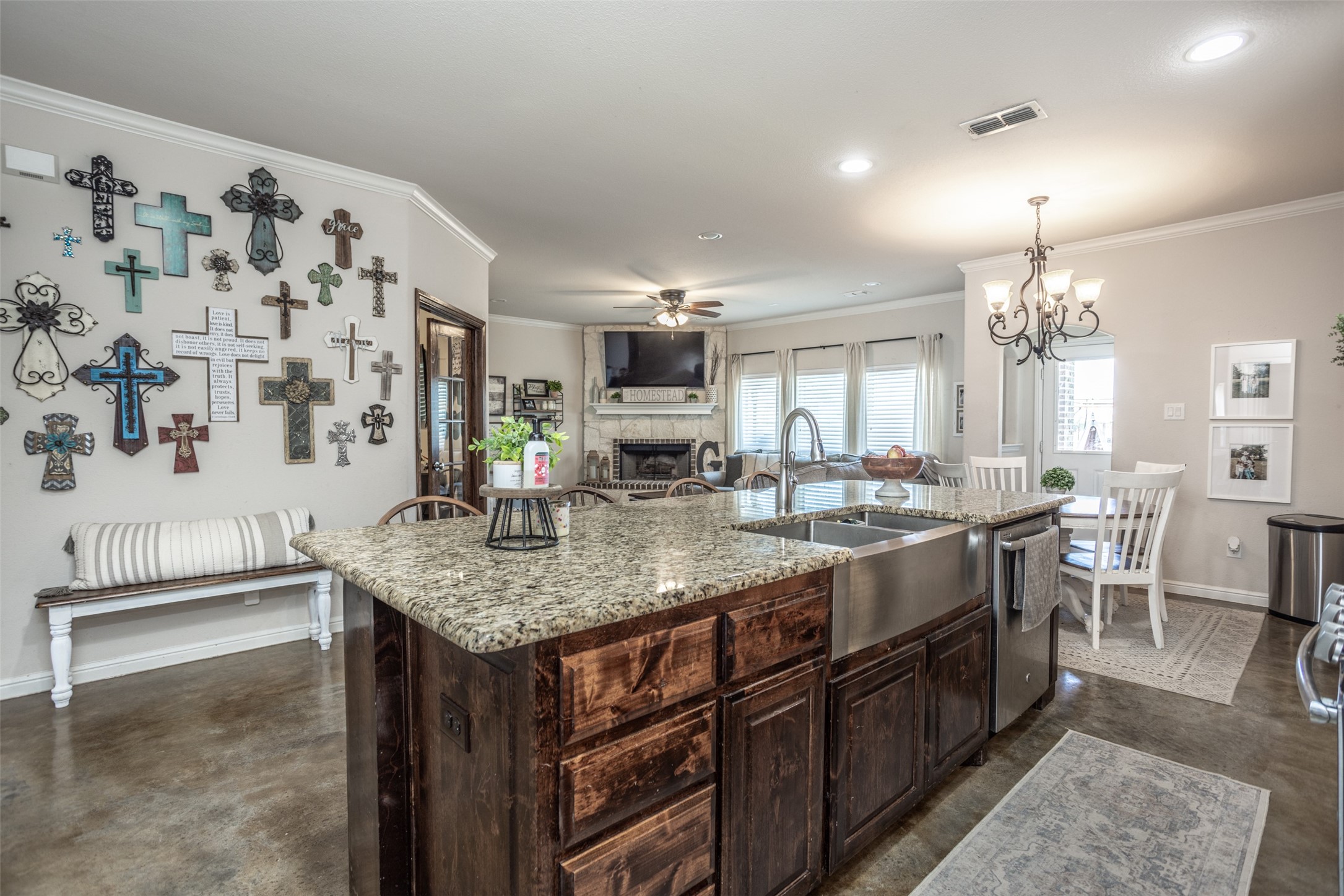1091 County Road 348 Valley View TX 76272