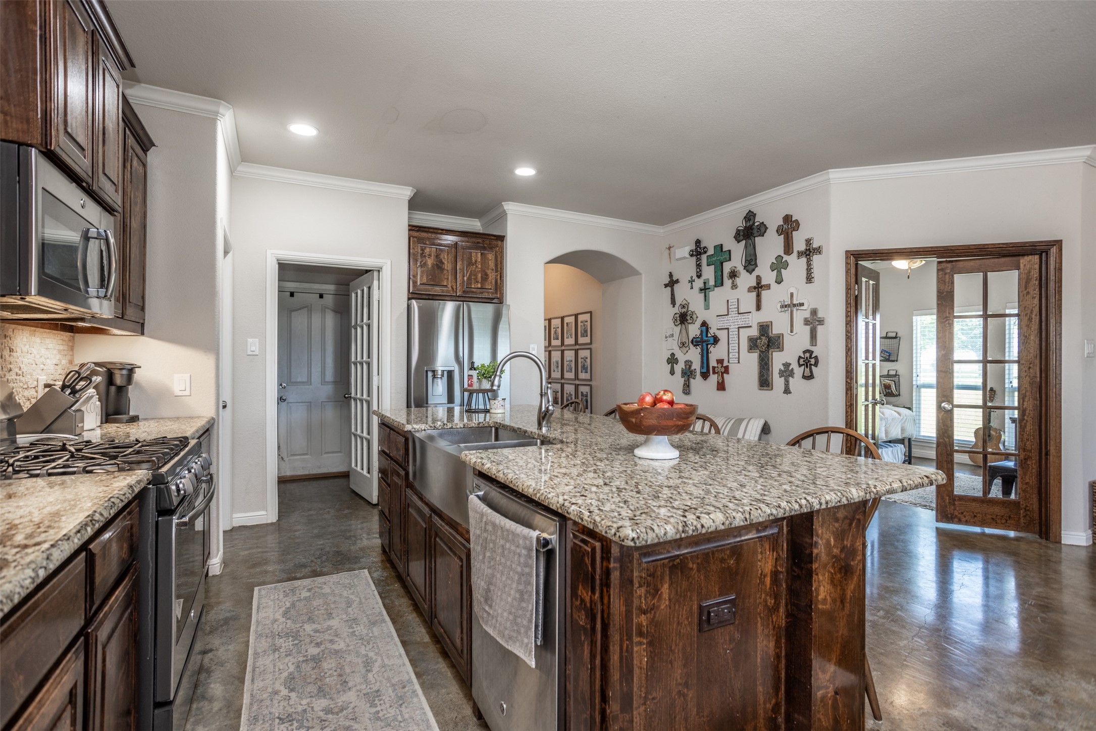 1091 County Road 348 Valley View TX 76272