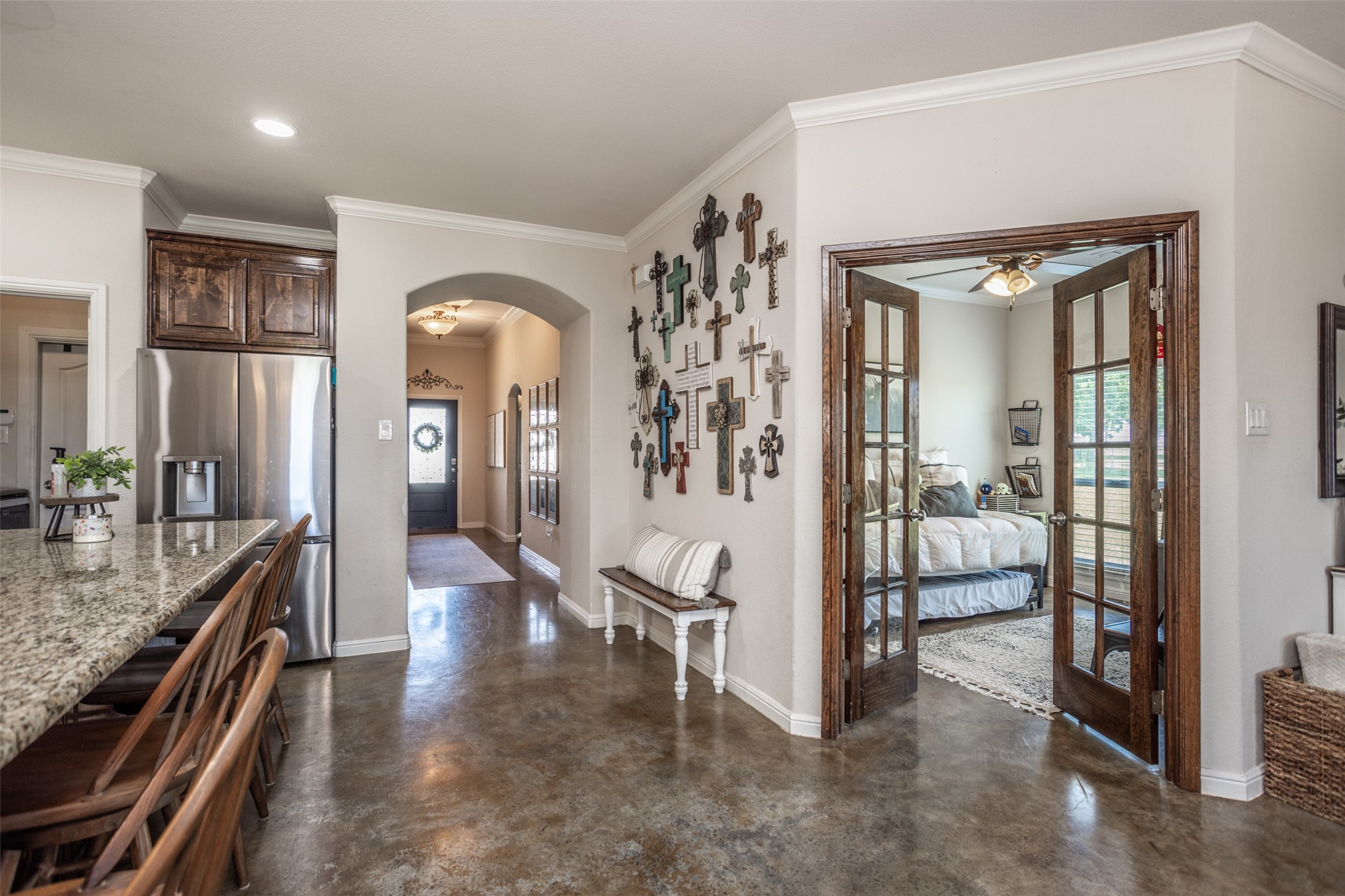 1091 County Road 348 Valley View TX 76272
