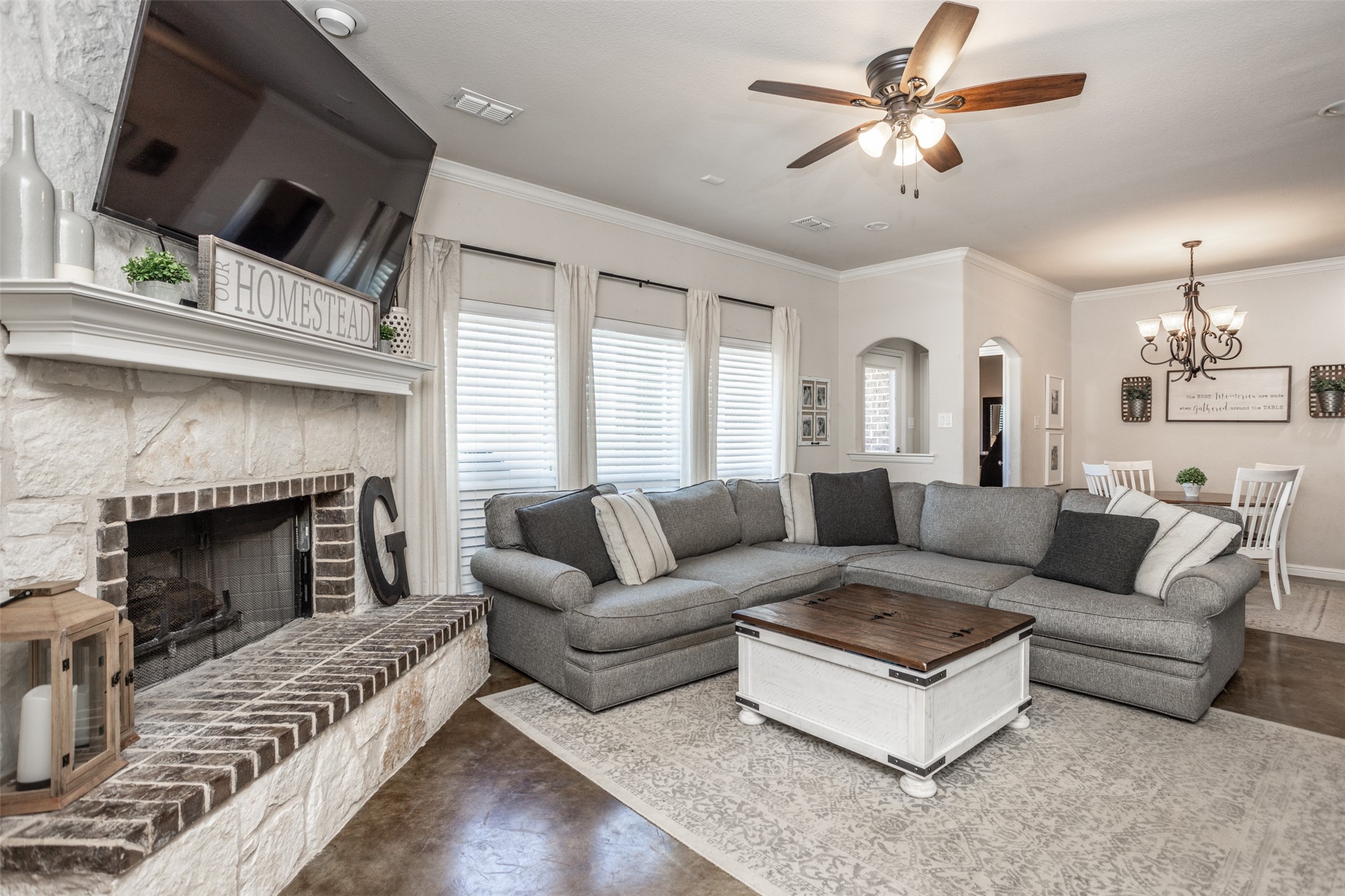 1091 County Road 348 Valley View TX 76272