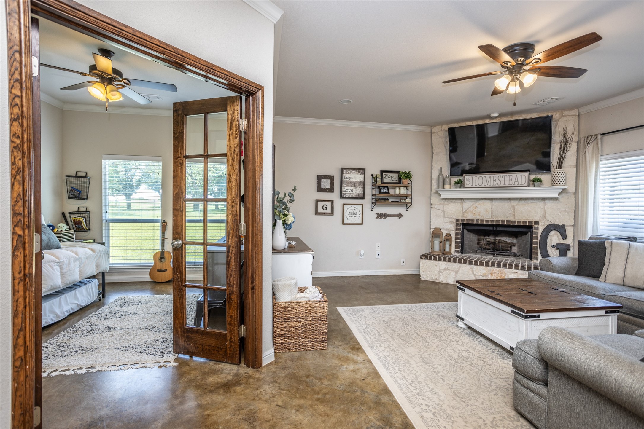 1091 County Road 348 Valley View TX 76272