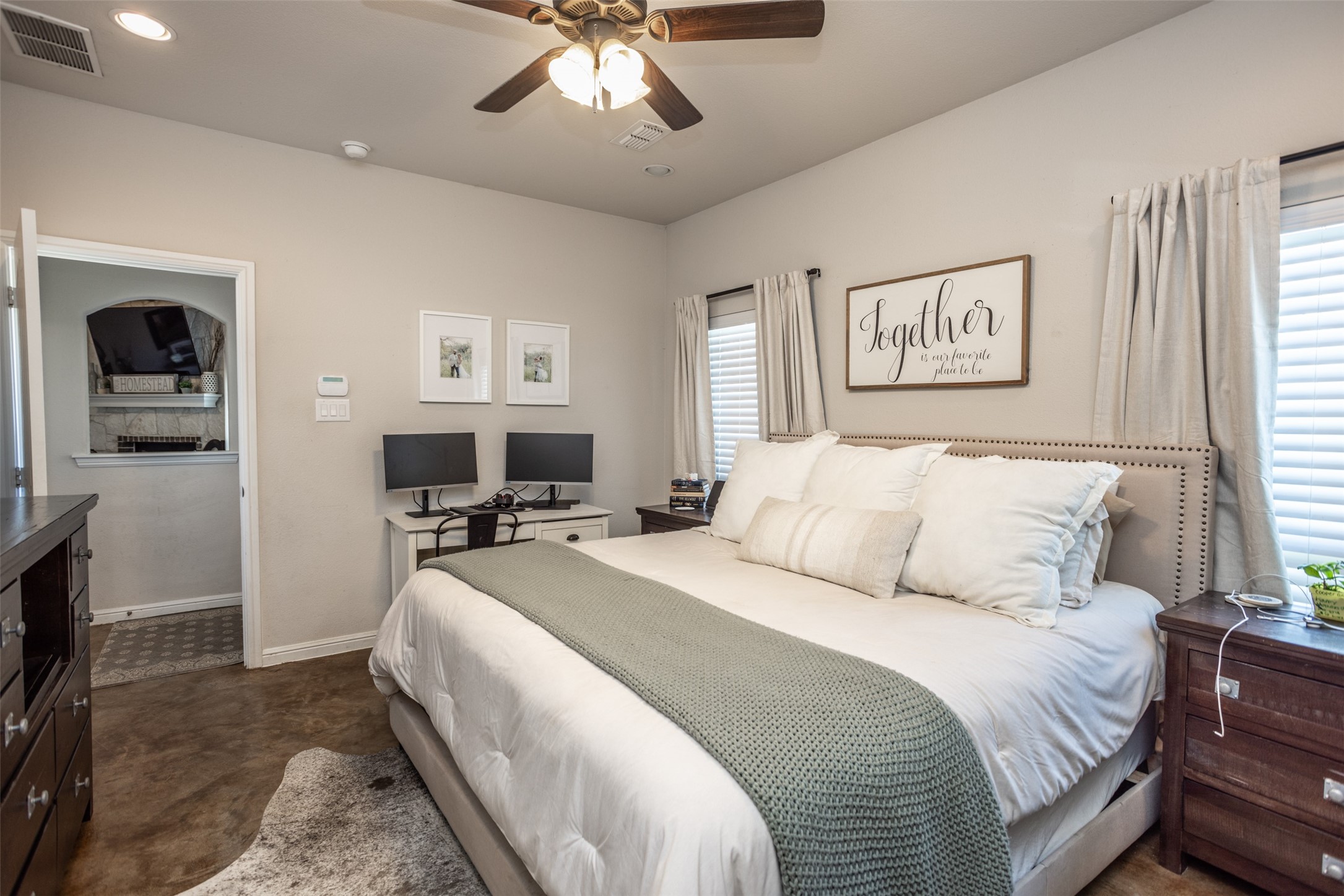 1091 County Road 348 Valley View TX 76272