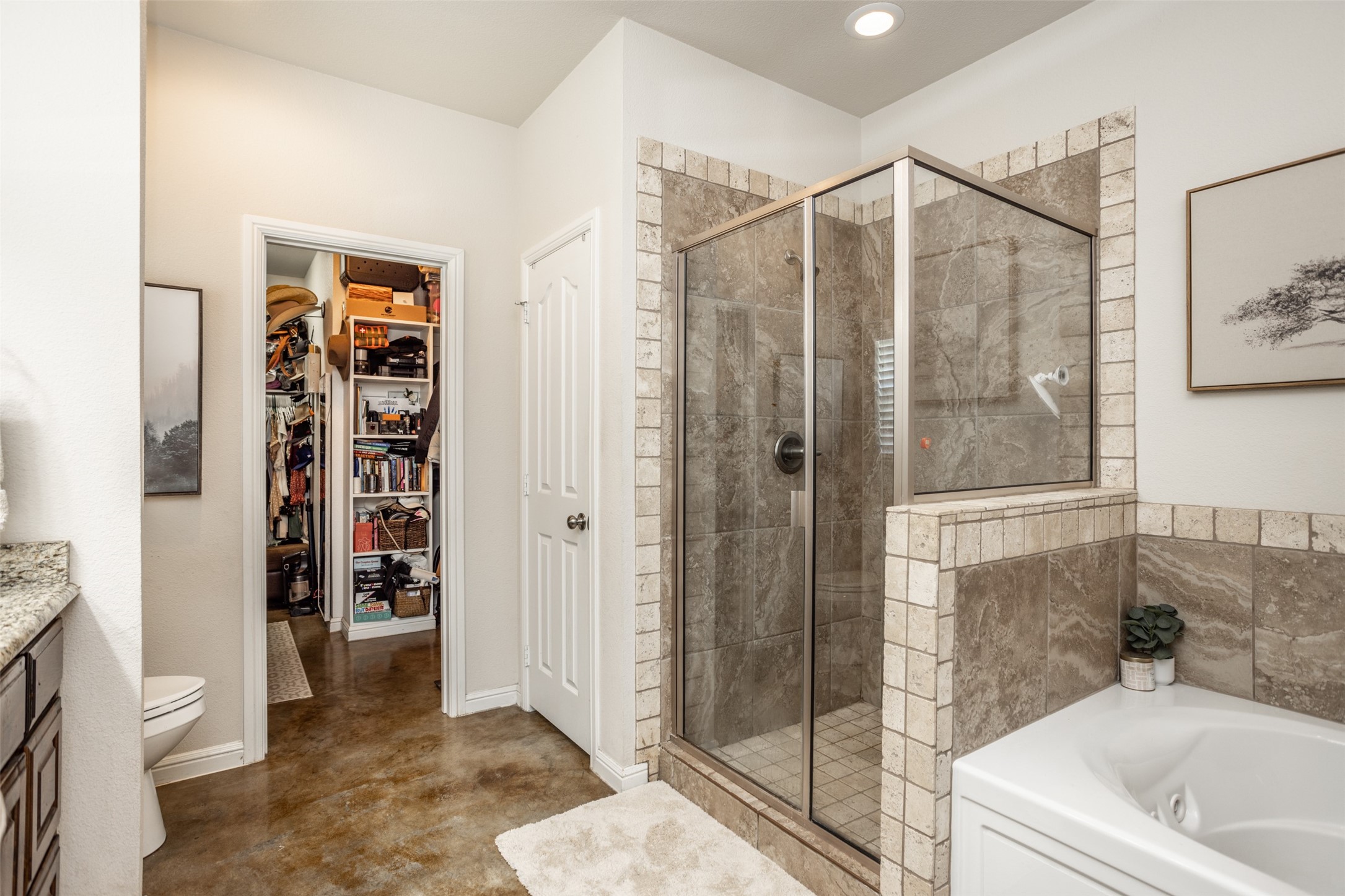 1091 County Road 348 Valley View TX 76272
