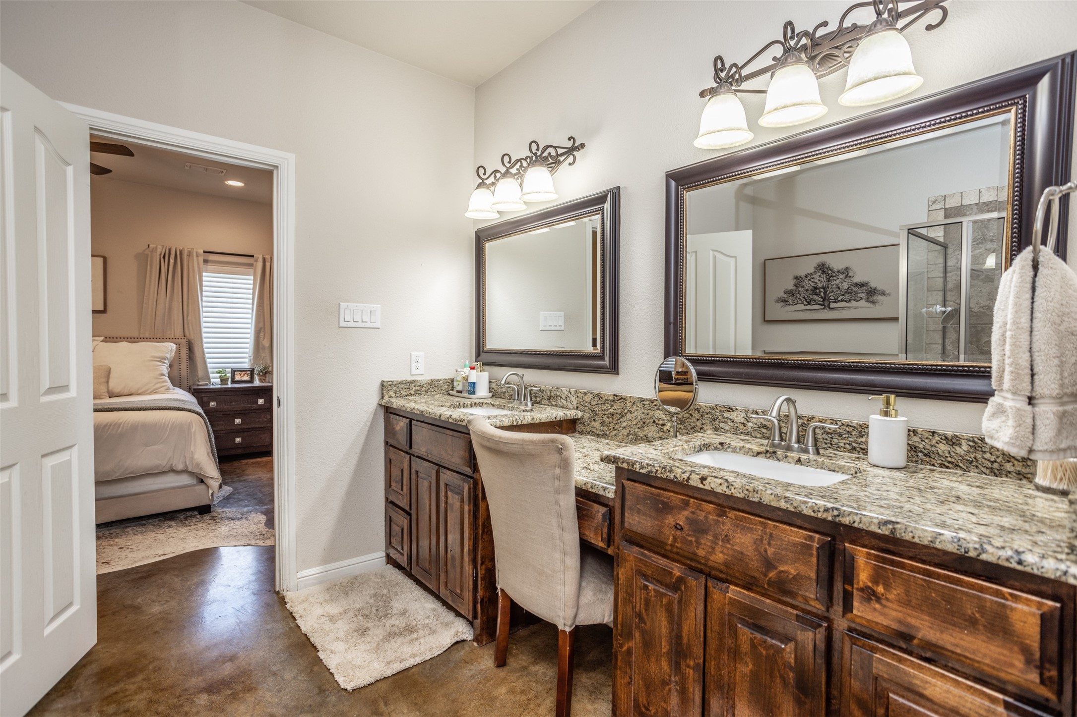 1091 County Road 348 Valley View TX 76272