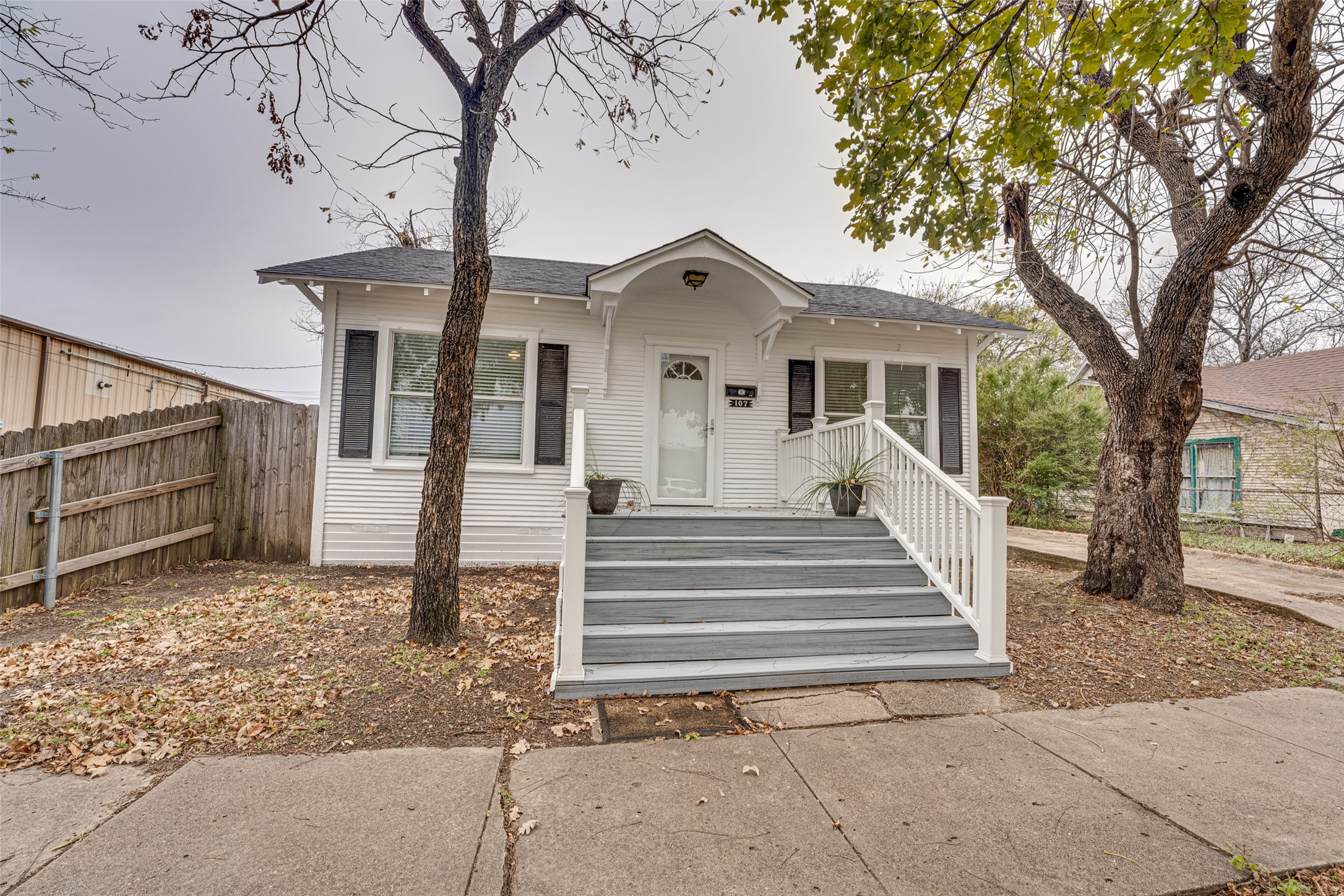 107 N Shawnee Street Ennis TX 75119