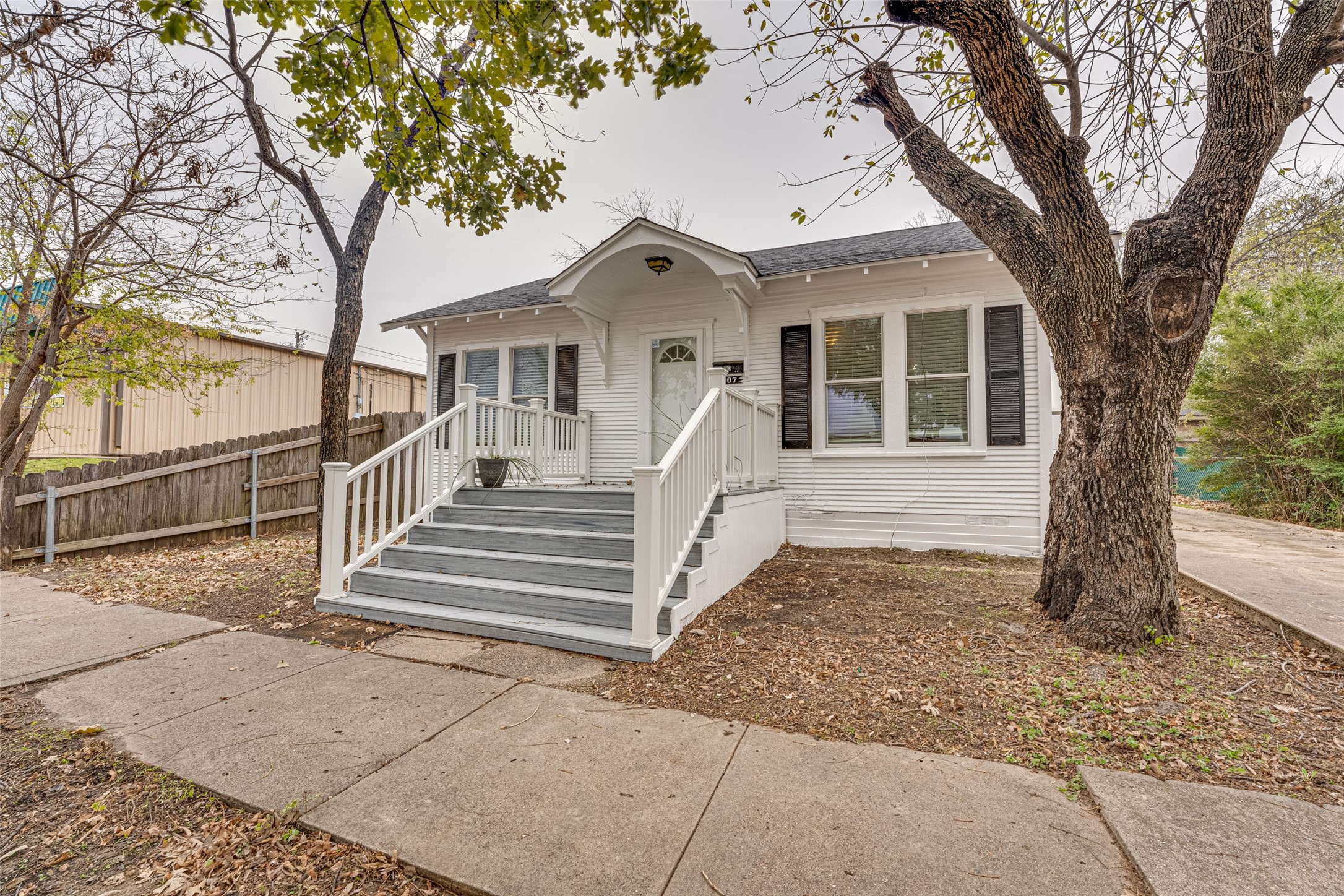 107 N Shawnee Street Ennis TX 75119