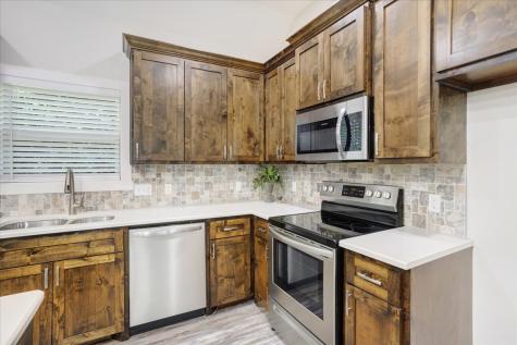 1226 W Elm Street Denison TX 75020
