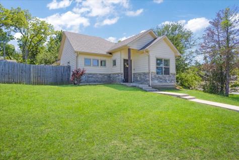 1226 W Elm Street Denison TX 75020