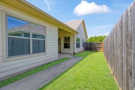 1226 W Elm Street Denison TX 75020