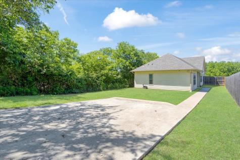 1226 W Elm Street Denison TX 75020