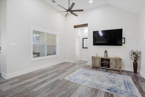1226 W Elm Street Denison TX 75020