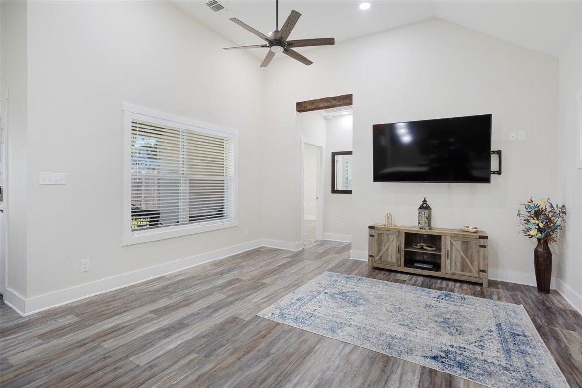 1226 W Elm Street Denison TX 75020