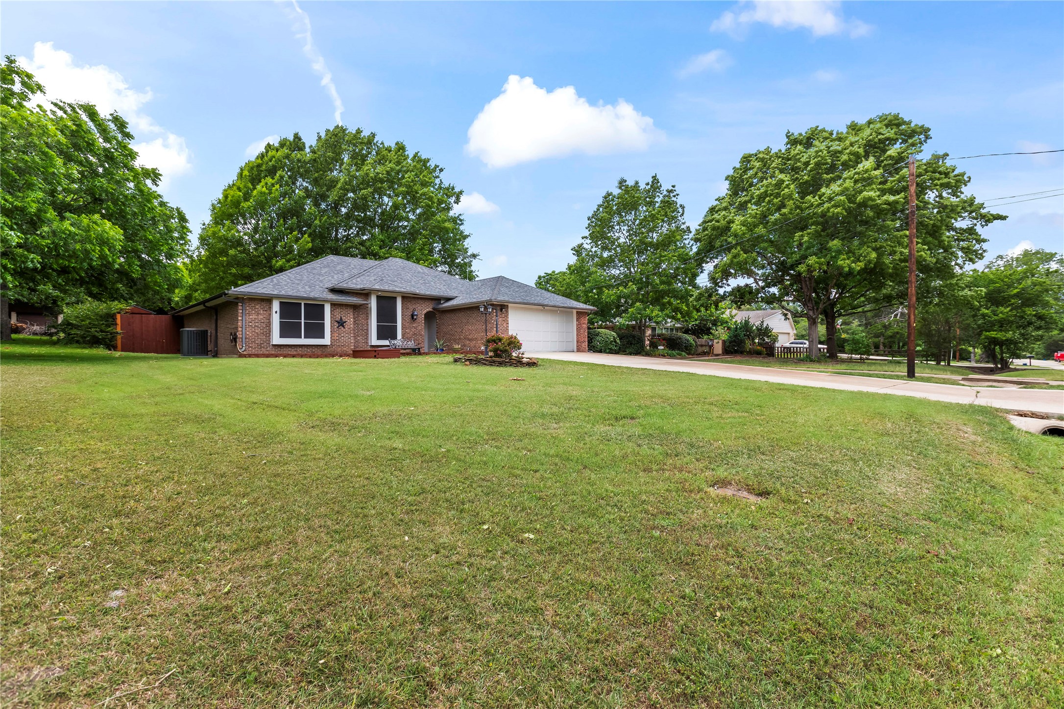 403 N Casa Grande Circle Duncanville TX 75116