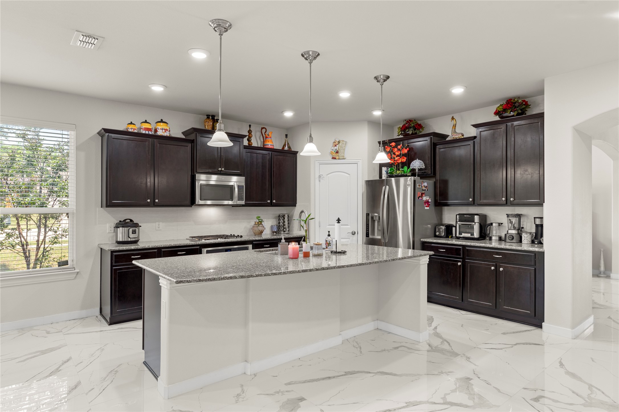 686 Sailors Avenue Lewisville TX 75056