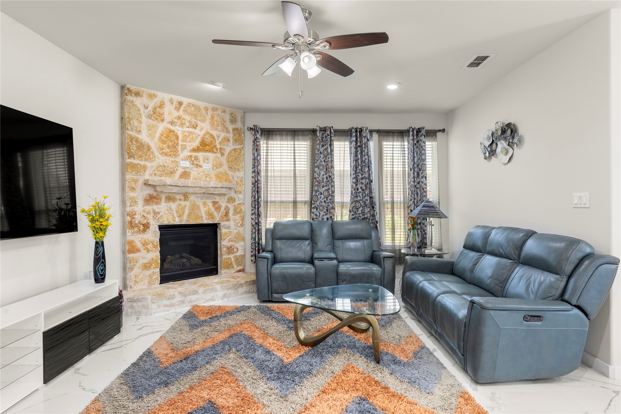 686 Sailors Avenue Lewisville TX 75056