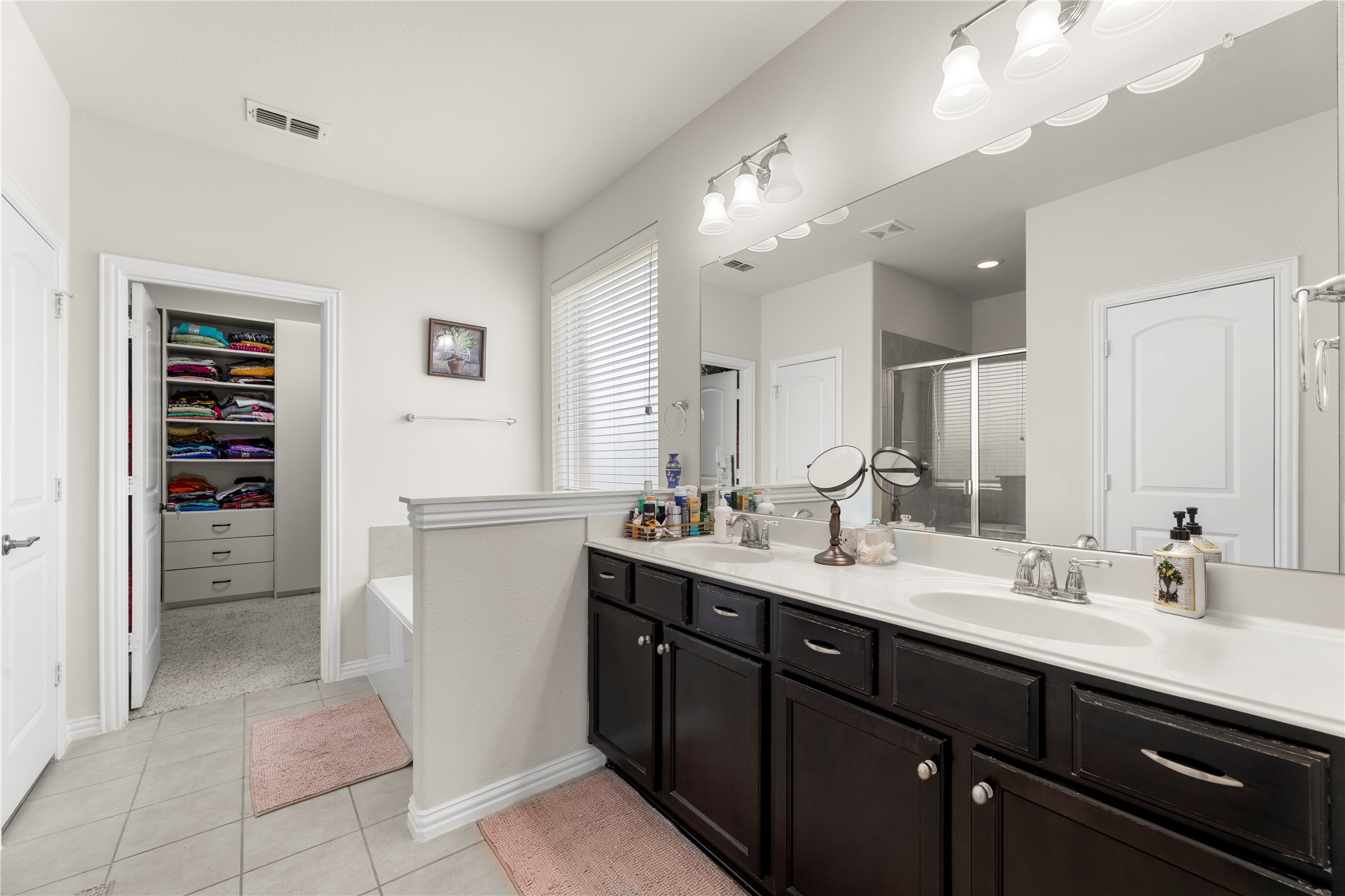 686 Sailors Avenue Lewisville TX 75056
