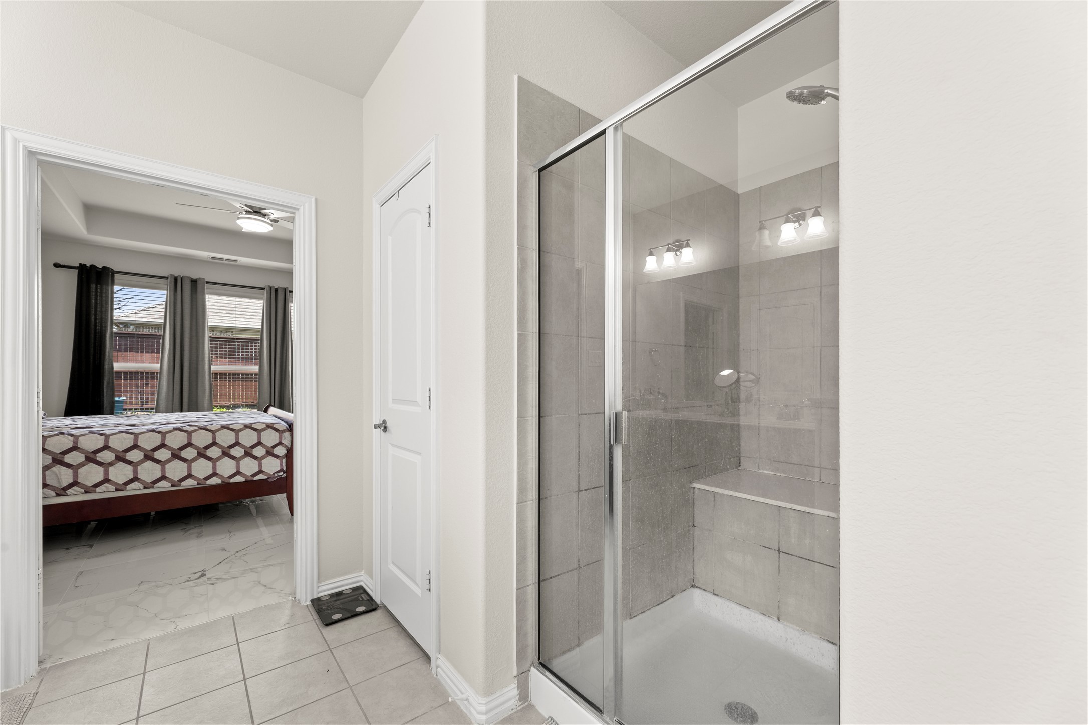 686 Sailors Avenue Lewisville TX 75056