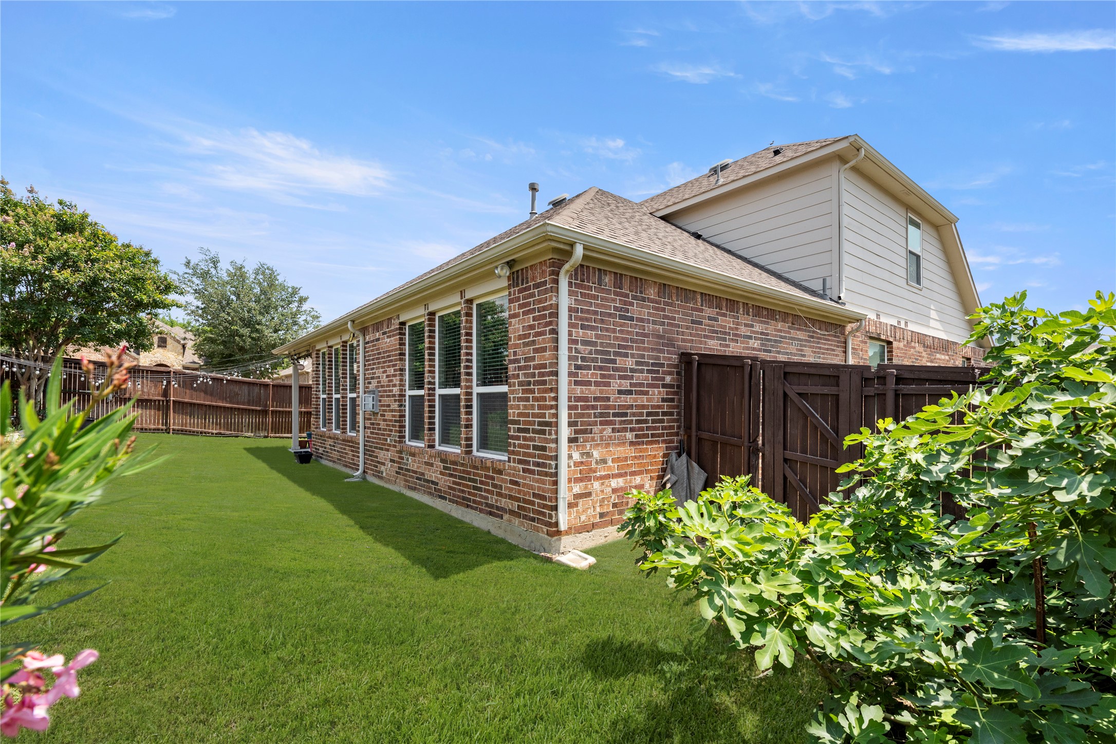 686 Sailors Avenue Lewisville TX 75056
