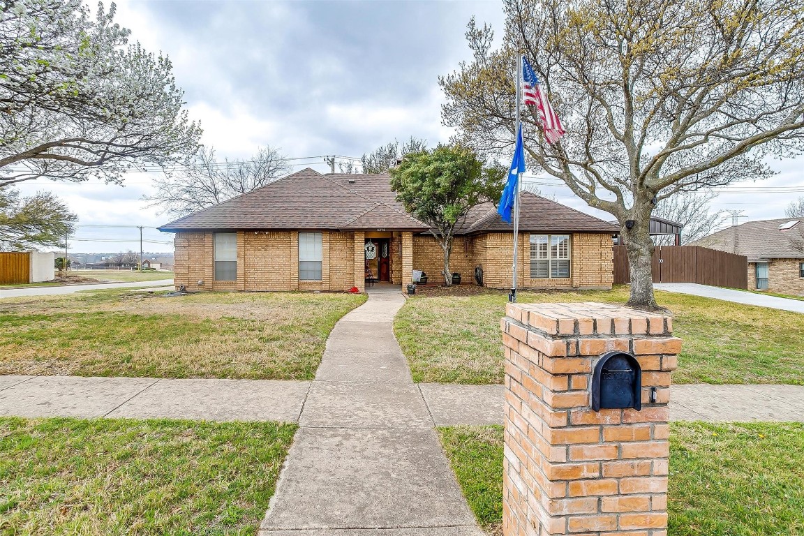 10196 Wandering Way Street Benbrook TX 76126