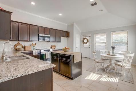 377 Coral Vine Lane Burleson TX 76028