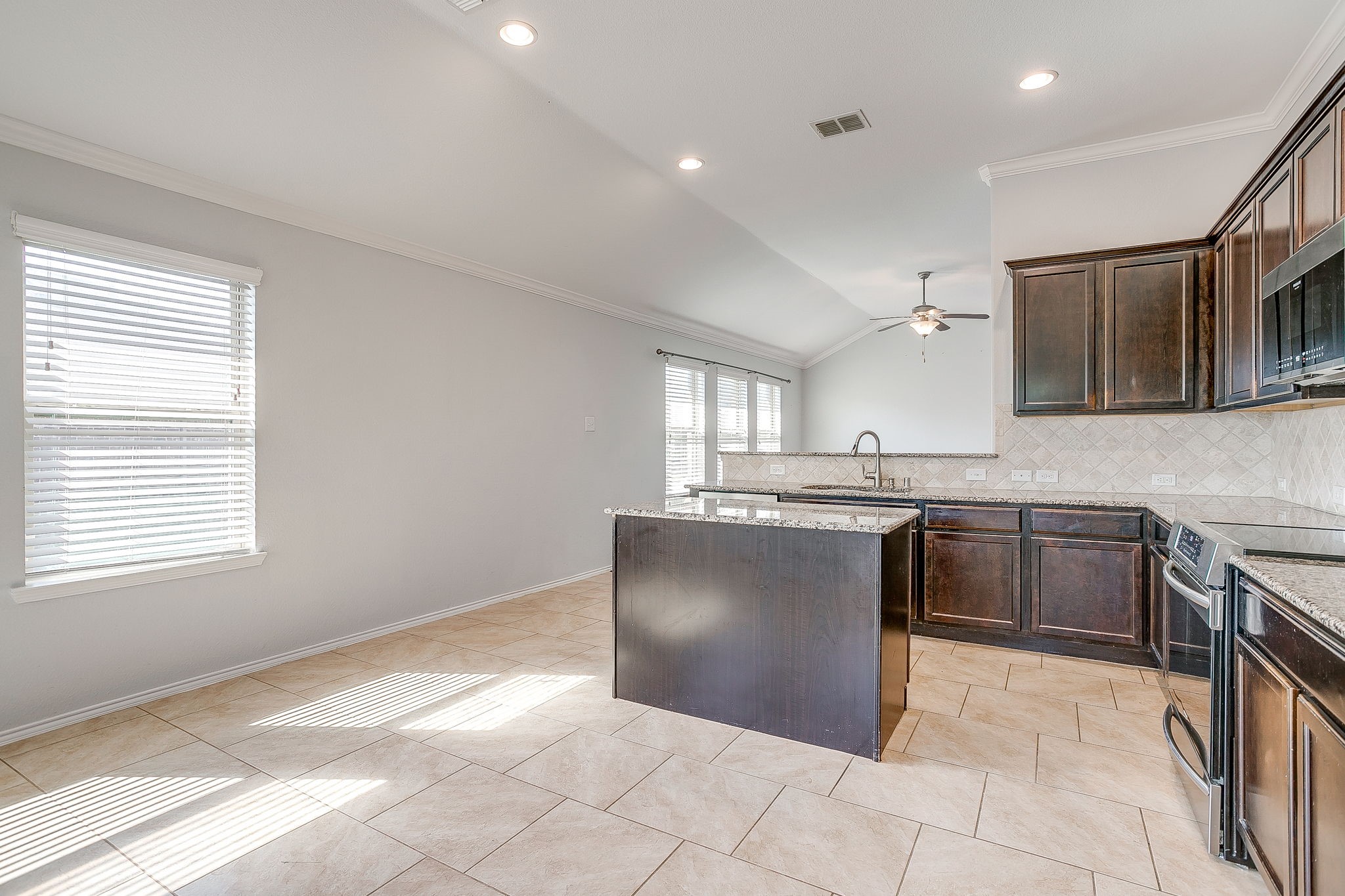 377 Coral Vine Lane Burleson TX 76028