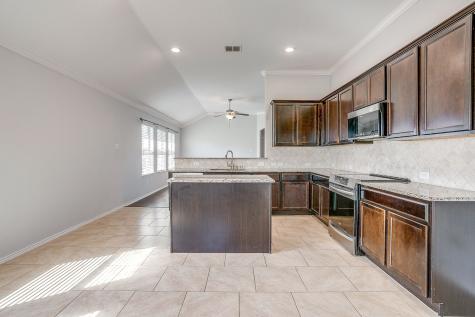 377 Coral Vine Lane Burleson TX 76028
