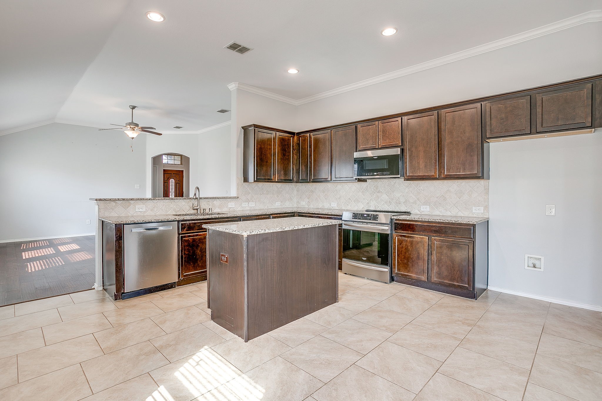 377 Coral Vine Lane Burleson TX 76028