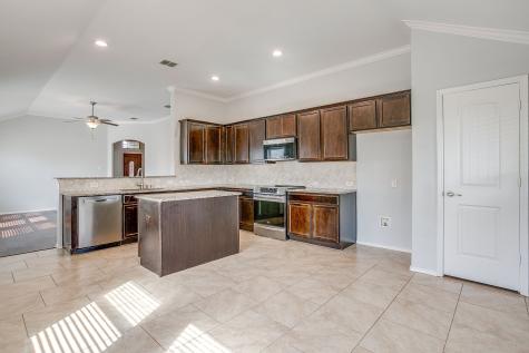 377 Coral Vine Lane Burleson TX 76028